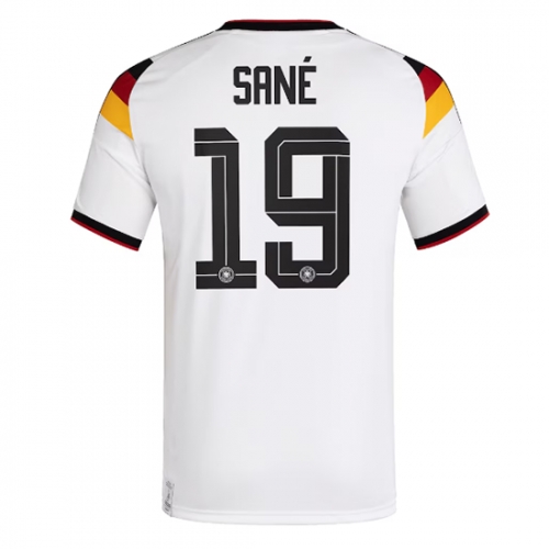 Billige Fotballdrakt Tyskland Leroy Sane #19 Replika Hjemmedrakt VM 2026 Kortermet Billige Fotballdrakt Tyskland Leroy Sane #19 Replika Hjemmedrakt VM 2026 Kortermet